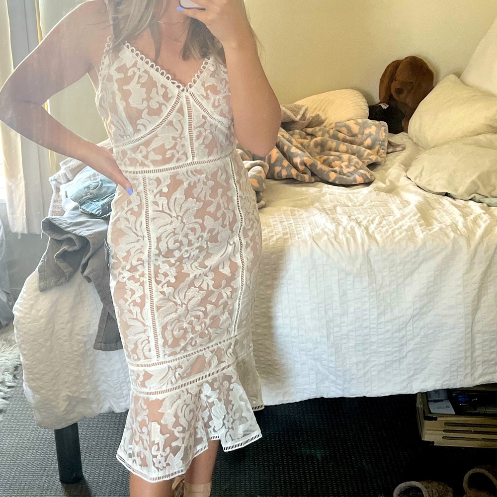 Graduation picture dress only worn twice. Such a perfect fit!